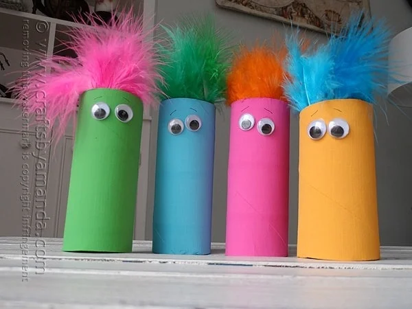 22 Fantastic Feather Crafts 11 10. Cardboard Tube Featherheads