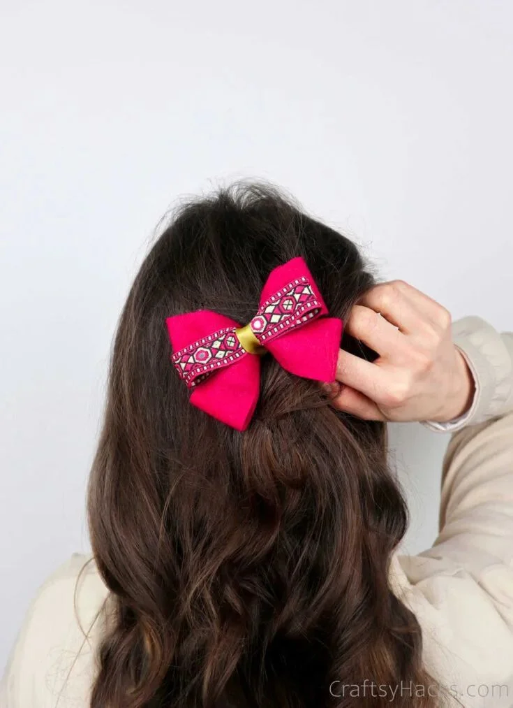 21 Cute Craft Ideas 11 10. How to make Hair Bows
