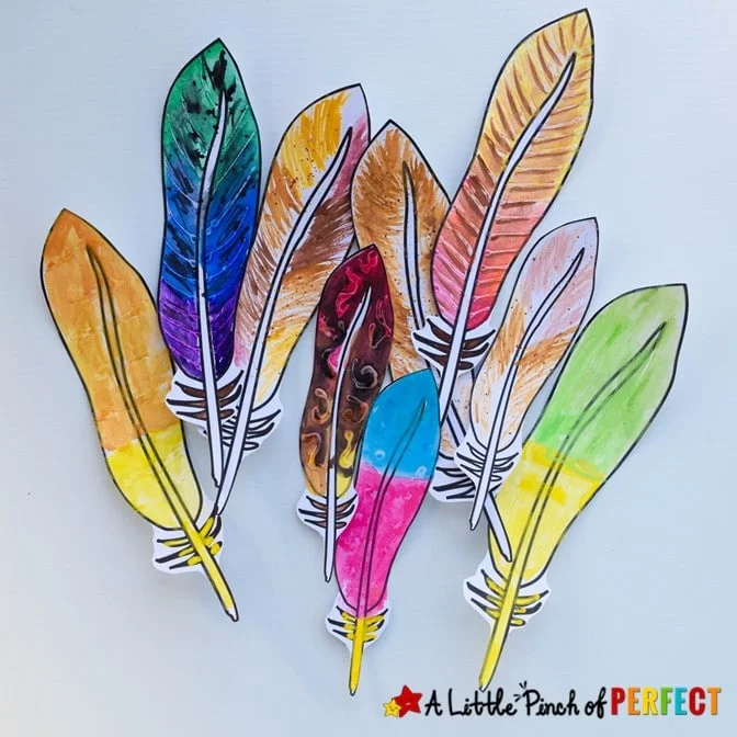 22 Fantastic Feather Crafts 16 15. Paper Feathers