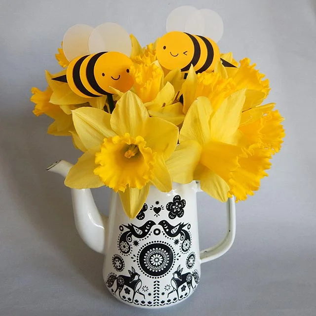 20 Easy Bee Crafts for Kids That Are Fun to Make 18 17 Bumblebee Paper Cut outs