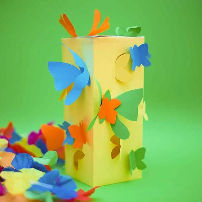 27 Paper Crafts That Will Inspire Anyone 18 17 lantern 2
