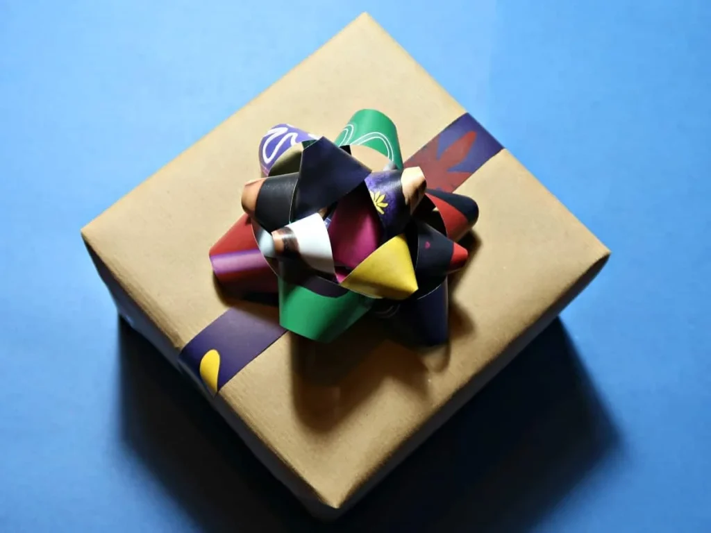 27 Paper Crafts That Will Inspire Anyone 27 26 Gift Bows
