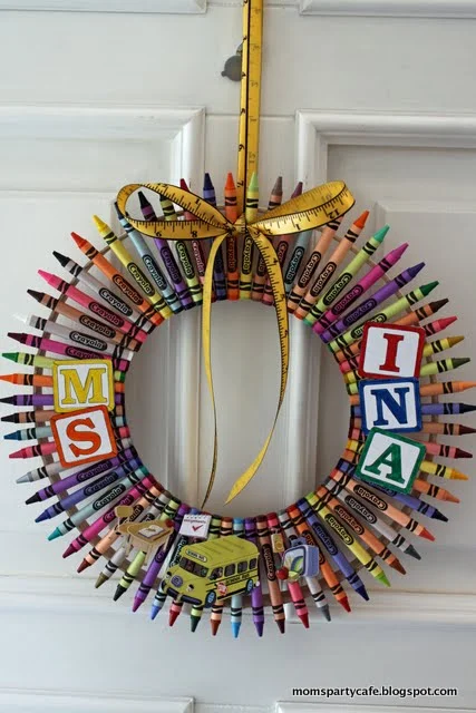 15 Exciting Teacher Crafts 4 3 Crayon Wreath