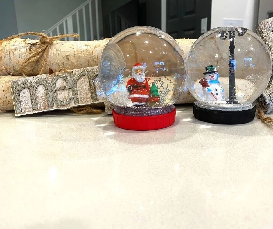 15 Classroom Crafts 7 6 DIY Snow Globes