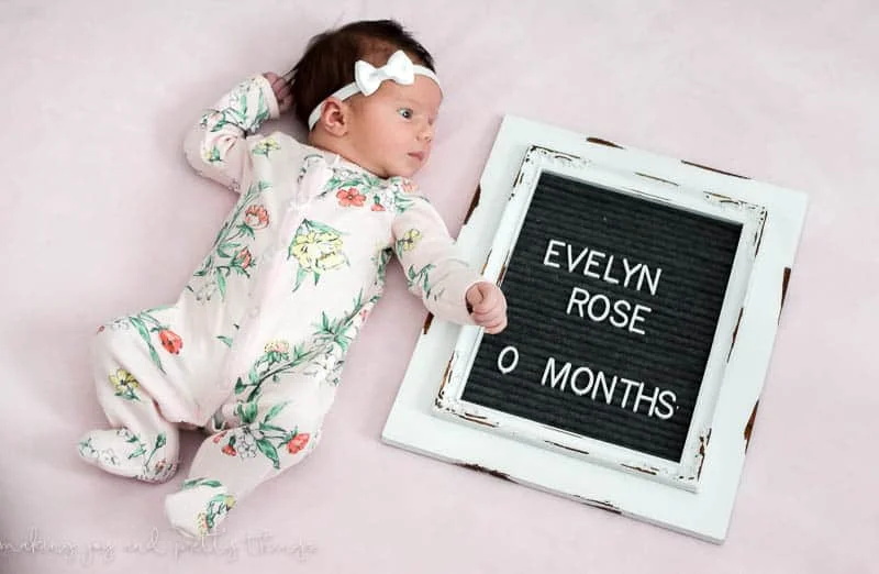 21 Cute Craft Ideas 8 7. Monthly Baby Photos DIY Letterboard