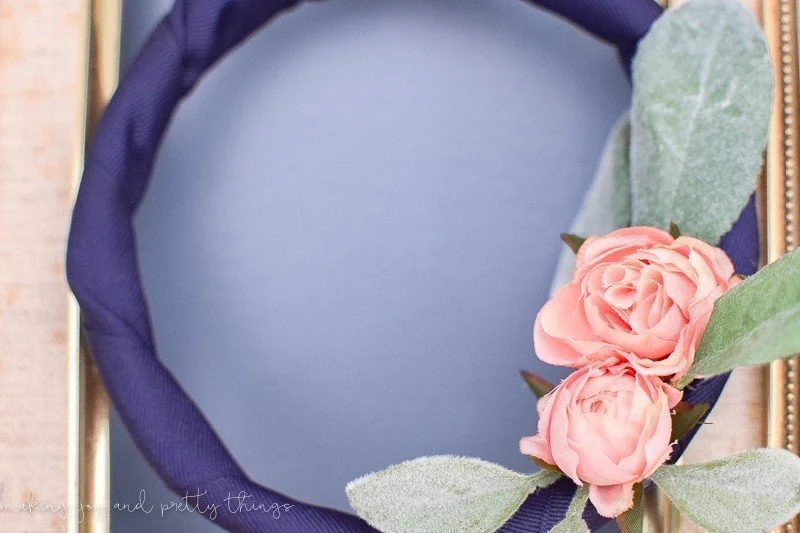 21 Cute Craft Ideas 10 9. DIY Embroidery Hoop Wreath