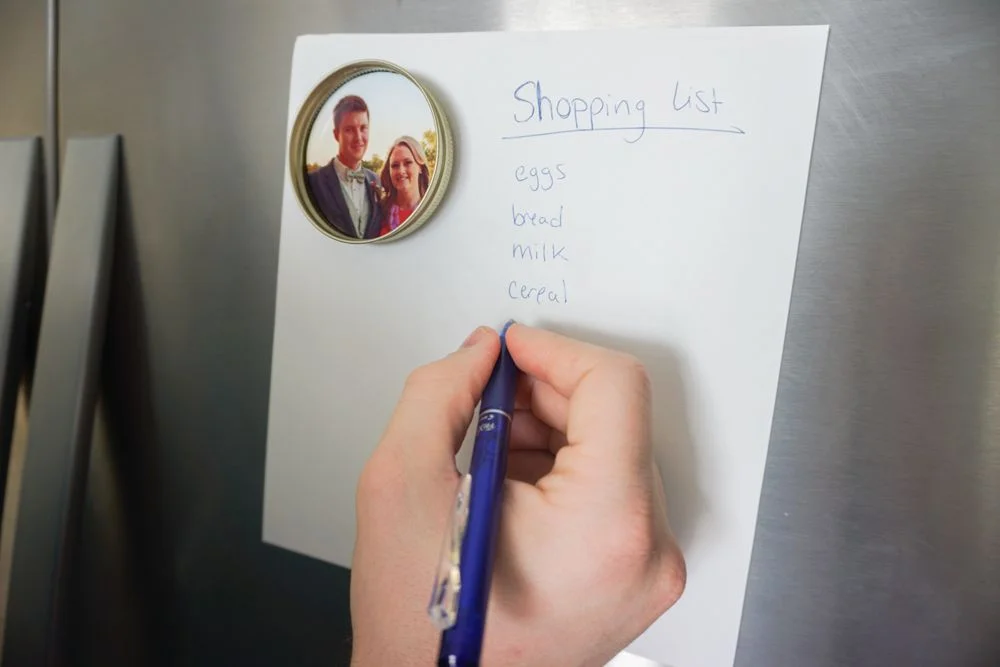 21 Fun Crafts to Do When Bored 17 16. DIY Photo Magnets 1