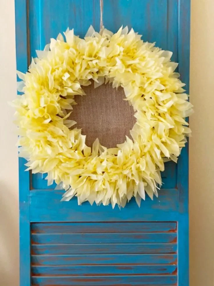 21 Fun Crafts to Do When Bored 20 19. Sunflower Wreath 1