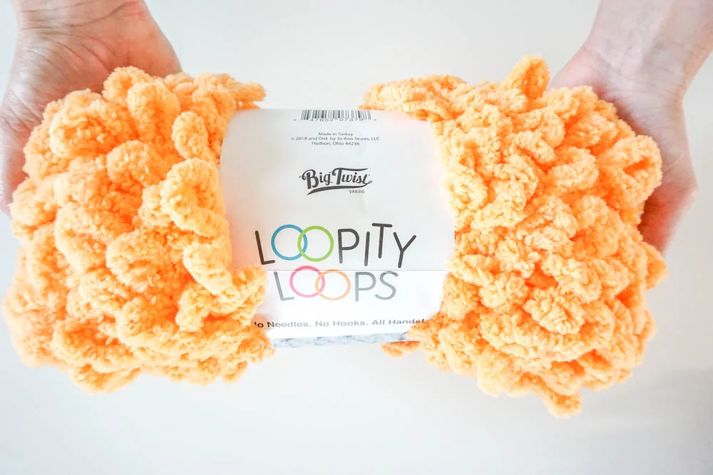 21 Fun Crafts to Do When Bored 3 2. Loopity Loops Pillow 1