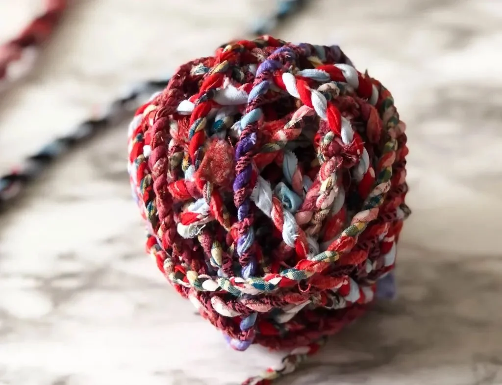 21 Fun Crafts to Do When Bored 5 4. Fabric Twine 1